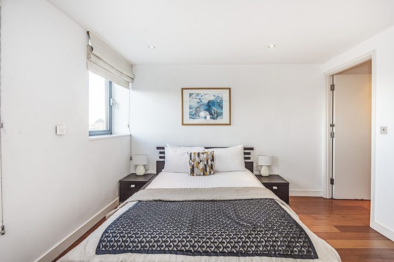 Splendid 3 Bedroom Apartment Kings Cross