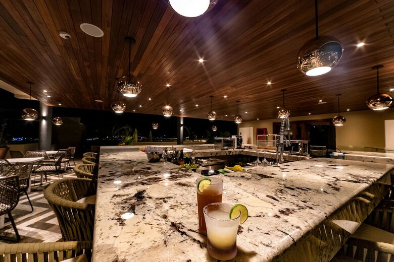 Aparthotel Singular Joy Vacation Rentals