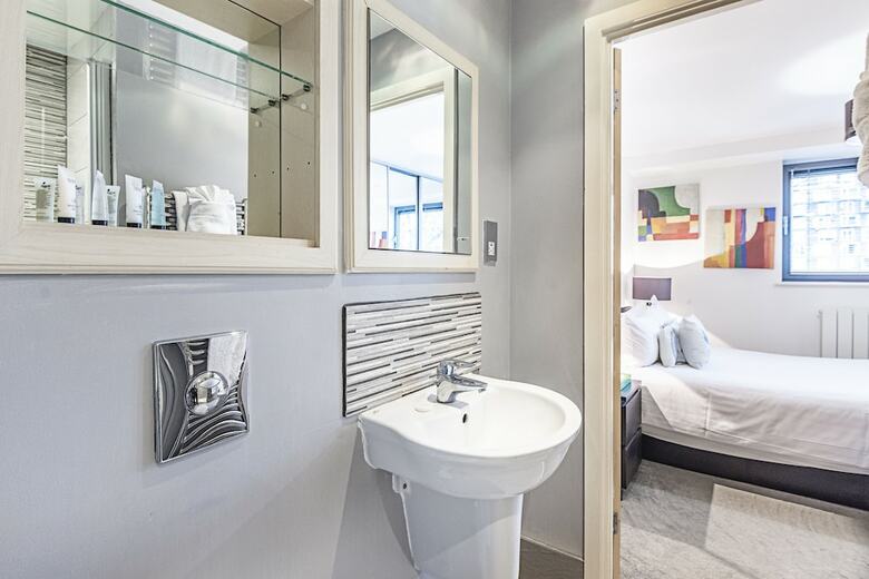 Canary Wharf Luxury Apartments