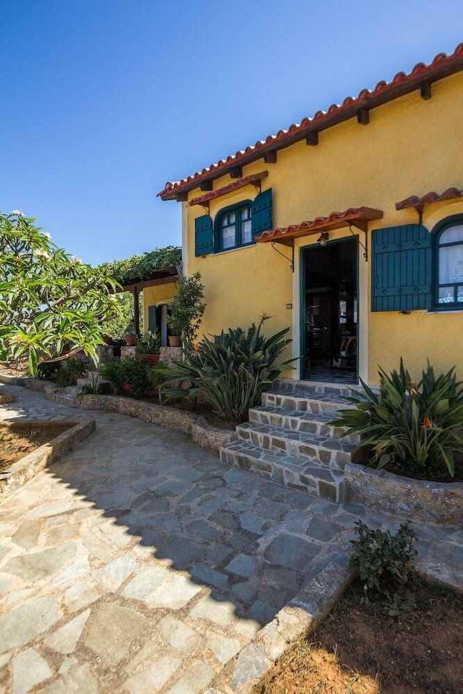 Gorgeous Stone Cottage By The Sea