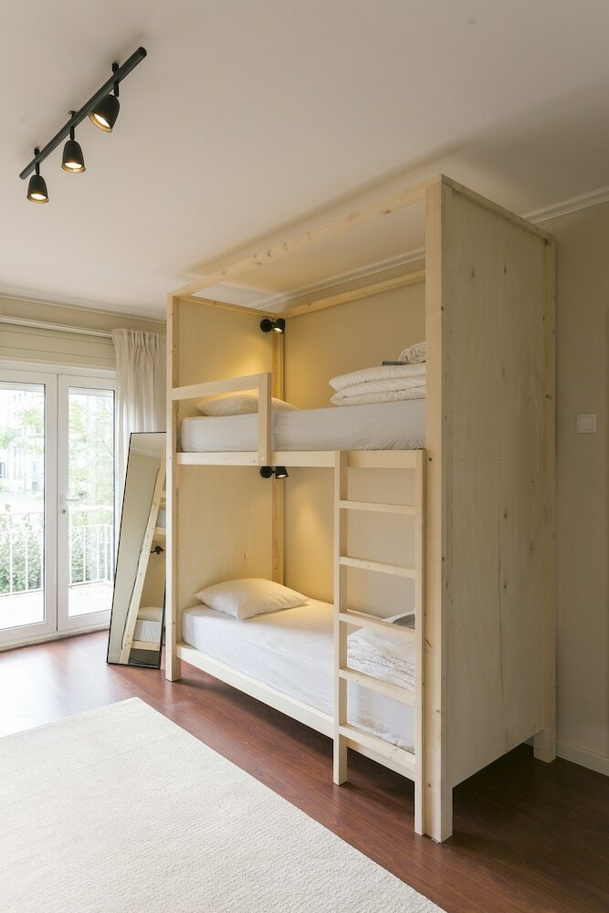 Hostal Circle Surfcamp - Porto Surf House Hostel