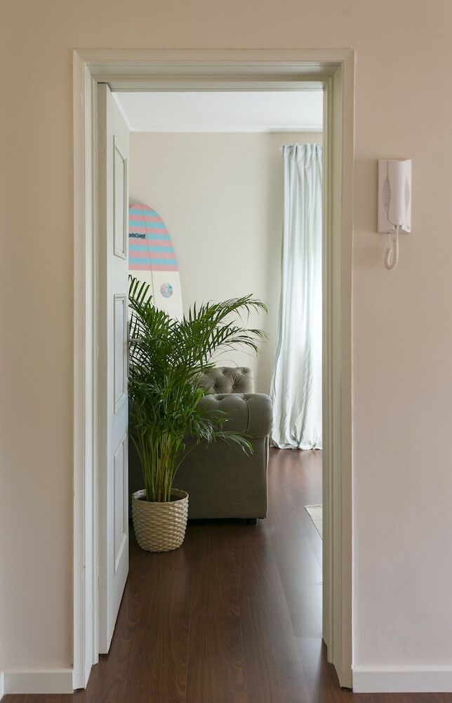 Hostal Circle Surfcamp - Porto Surf House Hostel