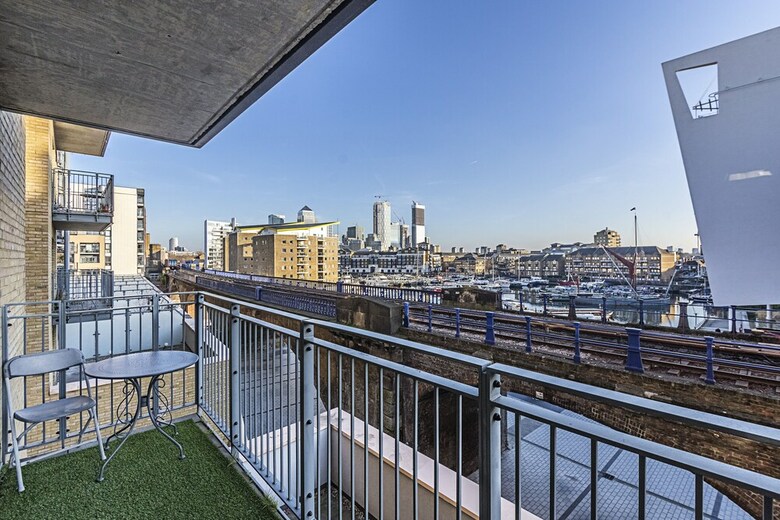 Splendid 3 Bedroom Apartment Marina View