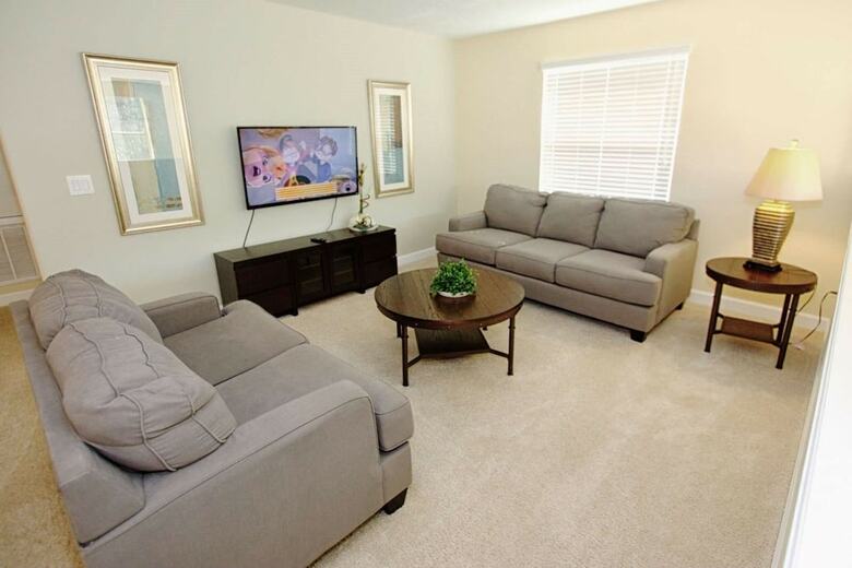 Luxury 5 Bedroom Pool Home In Paradise Palms Resort
