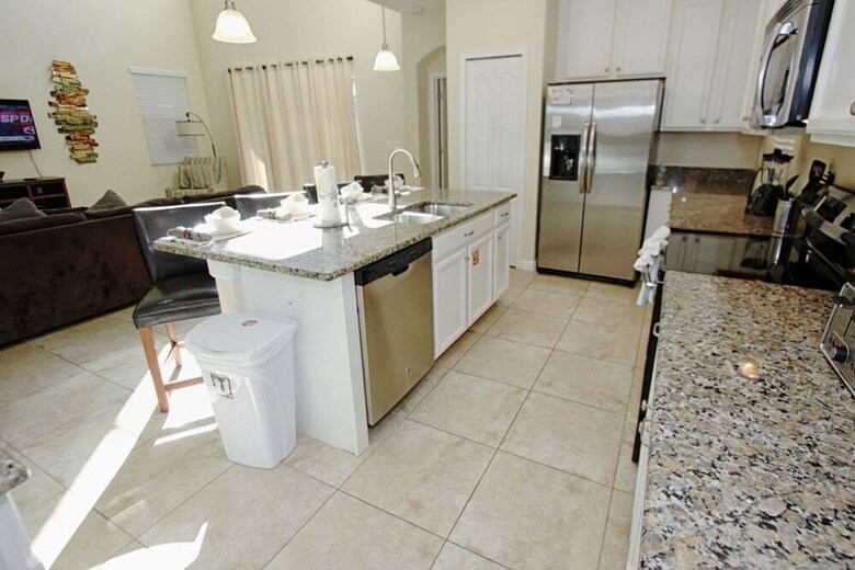 Luxury 5 Bedroom Pool Home In Paradise Palms Resort