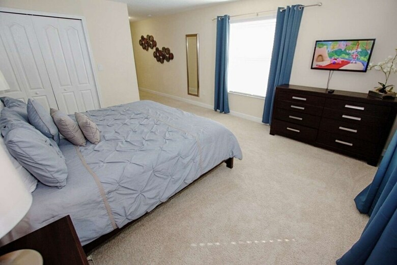 Luxury 5 Bedroom Pool Home In Paradise Palms Resort