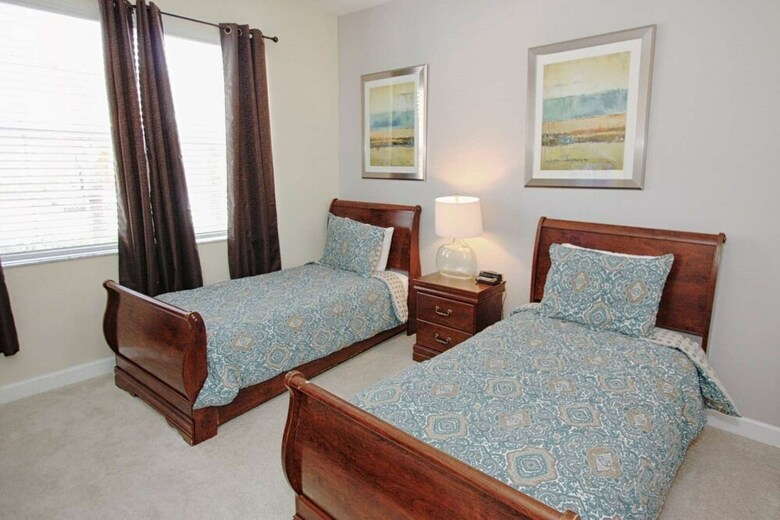 Luxury 5 Bedroom Pool Home In Paradise Palms Resort