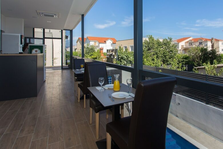 Apartamentos Rooms All Saints Bed & Breakfast