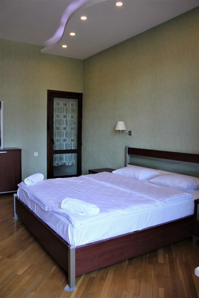Apartment On Zivarbay Ahmadbayov 10