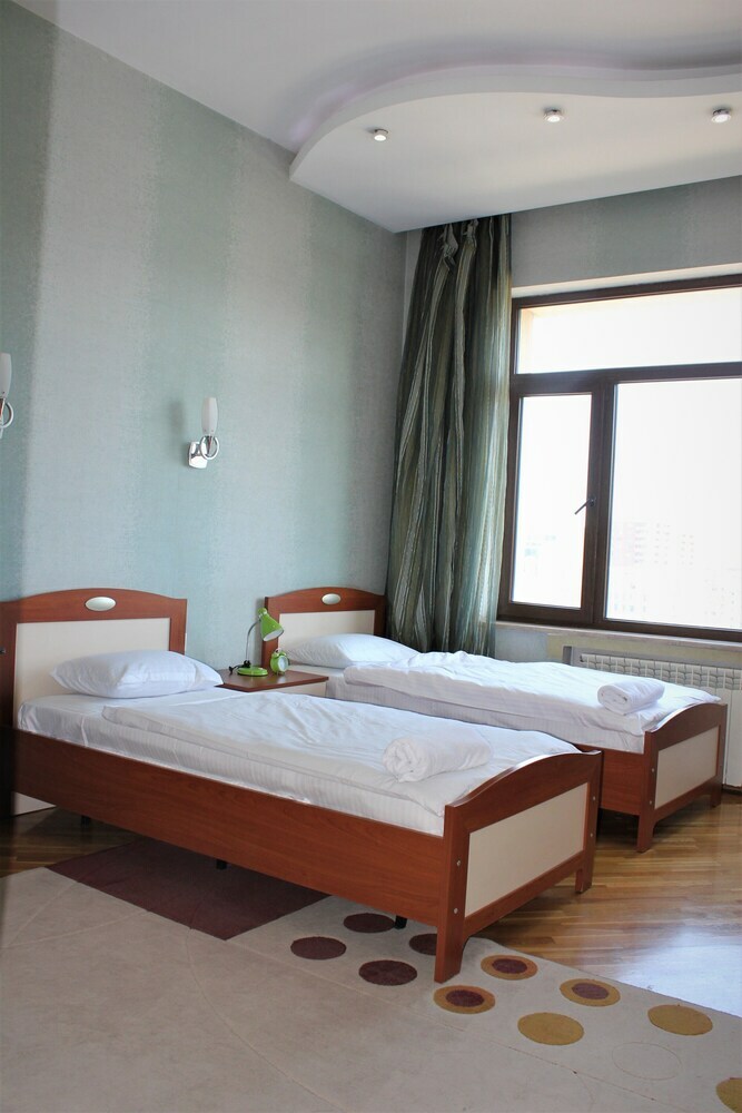 Apartment On Zivarbay Ahmadbayov 10