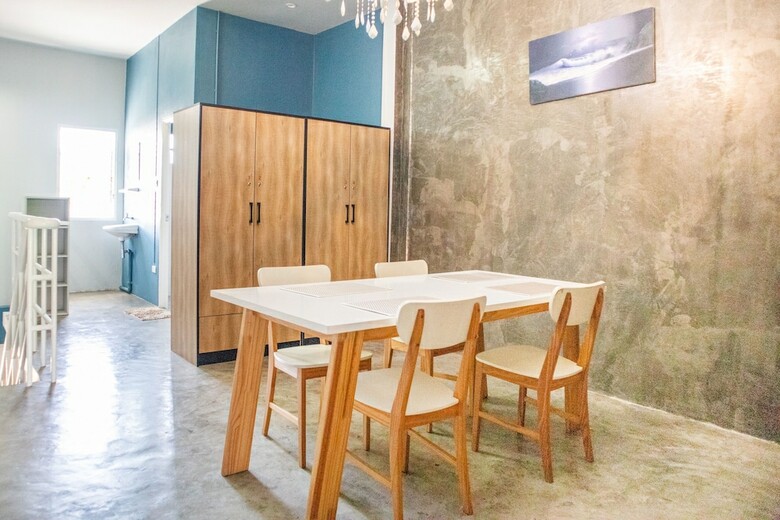 Hostal Oyo 617 Tira Hostel @ Chalong Phuket