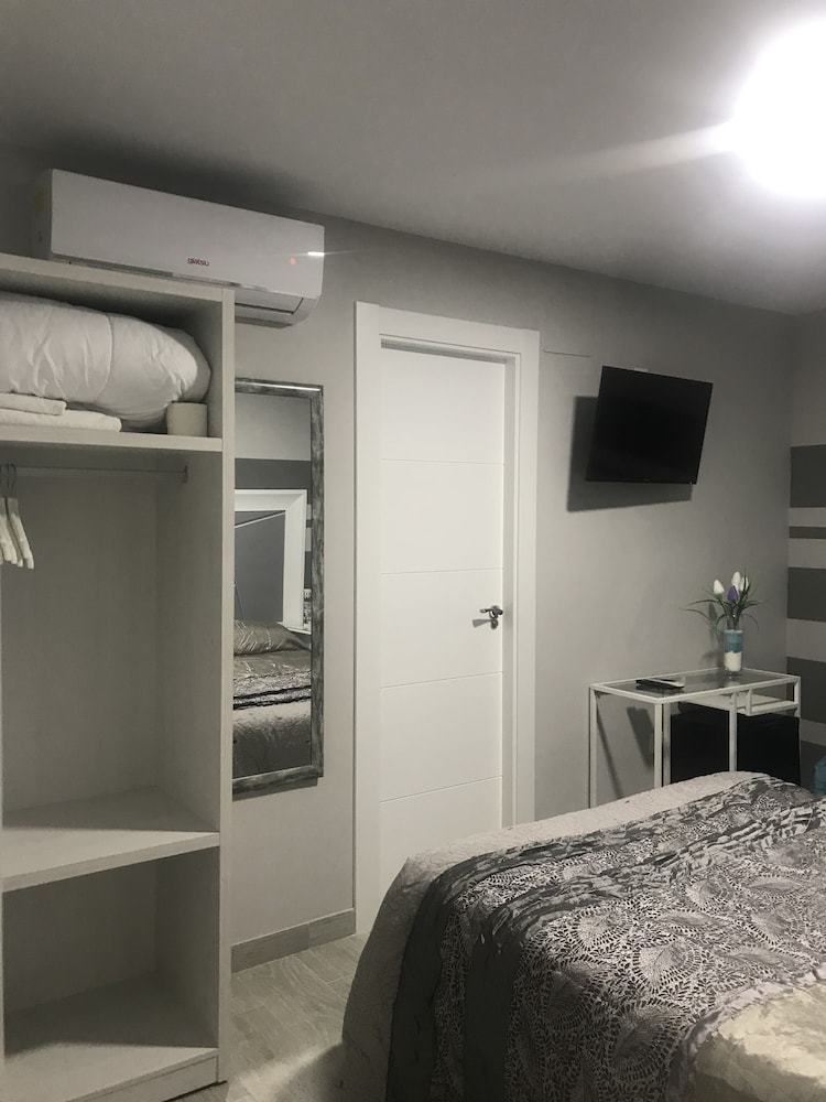 Hotel Viana Rooms