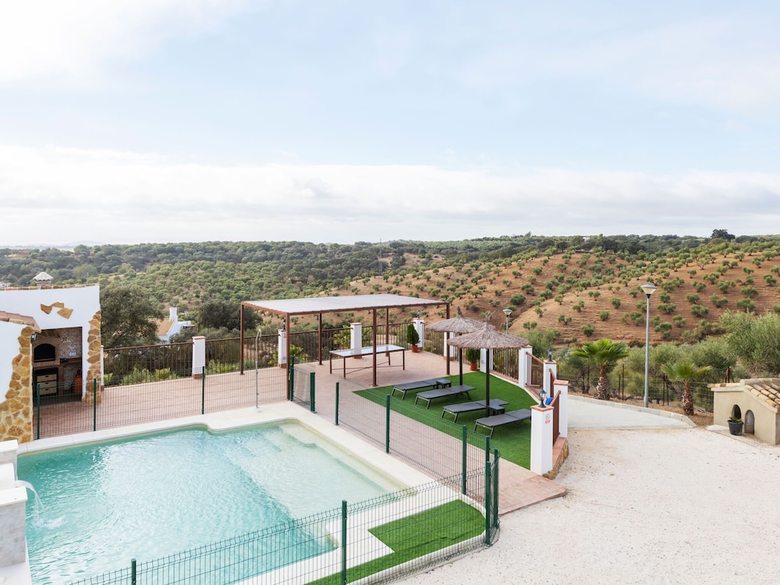 Quaint Holiday Home In Sevilla With Swimming Pool