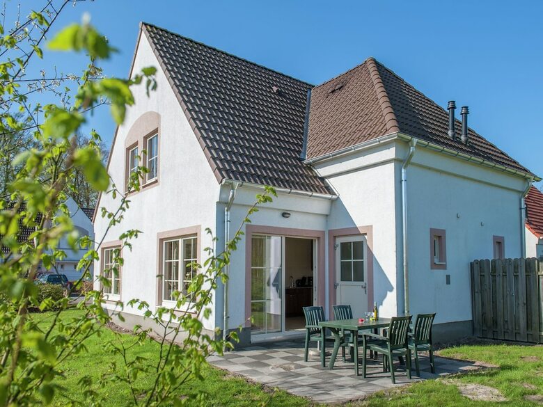 Traditional Style Villa With Washing Machine At Bad Bentheim