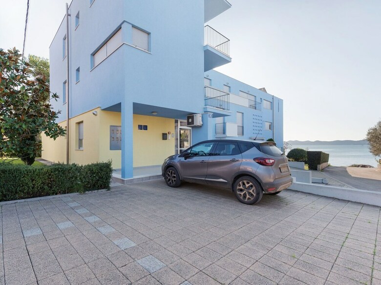 Opulent Apartment In Zadar Near Sea