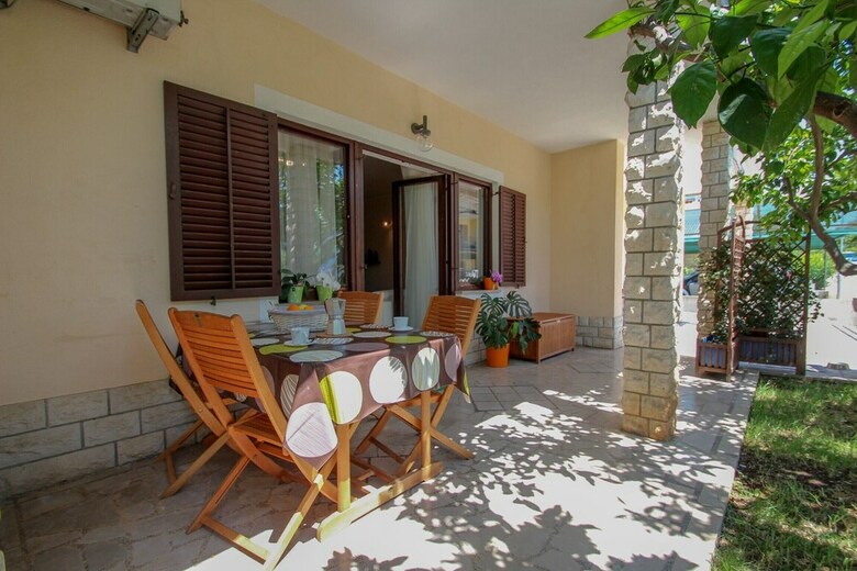 Apartamentos Sanja