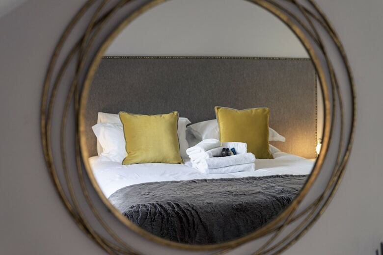 Aparthotel Sweeney Apartments And Rooms