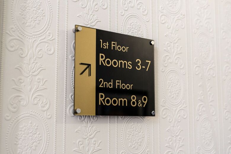 Aparthotel Sweeney Apartments And Rooms