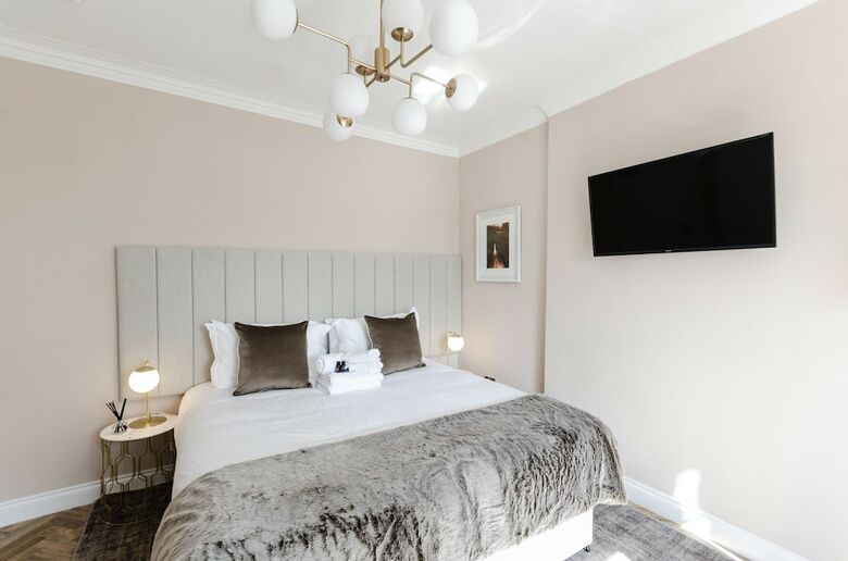 Aparthotel Sweeney Apartments And Rooms