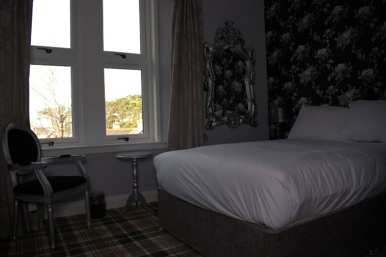 West End Hotel