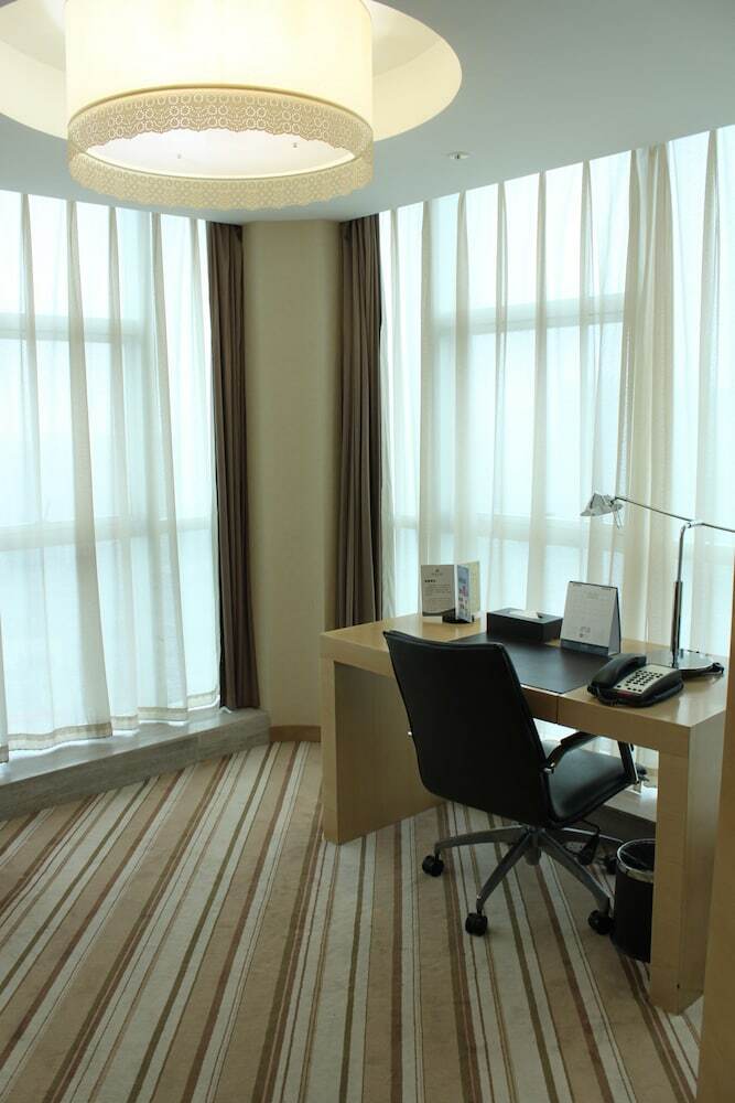 Grandskylight Hotel