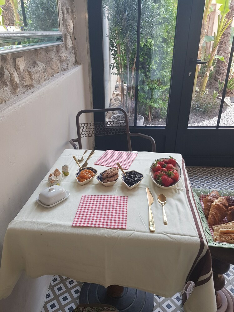 Bed & Breakfast Chambres D'hotes Au Centre de Sigean
