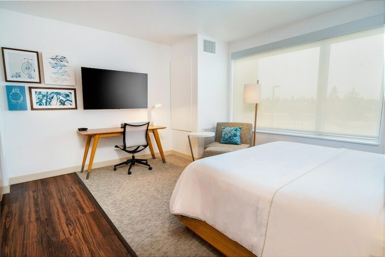 Hotel Element Sacramento Airport