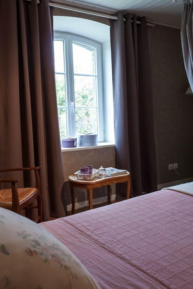 Hotel Le Pr�s Du Roc Chambres D'h�tes