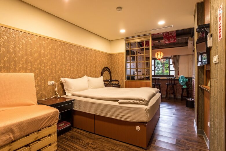 Hotel Qu Hi Home Stay