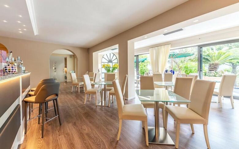 Relax Hotel La Gardenia & Villa Oleandra