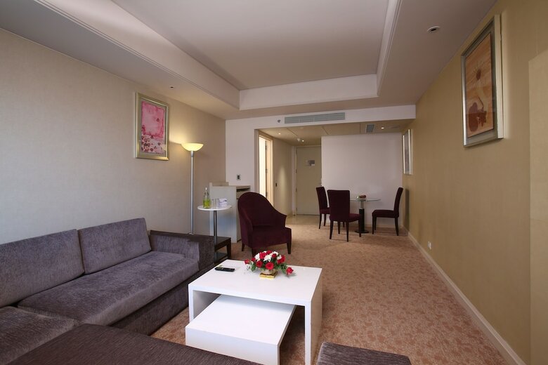 Hotel Radisson Hyderabad Hitec City