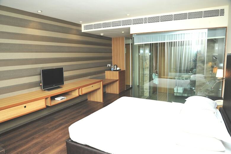 Hotel The Grand Bhagwati