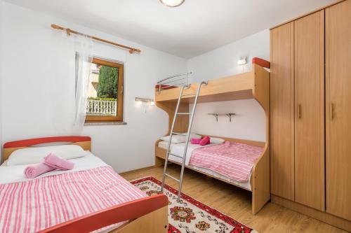 Apartments Davor