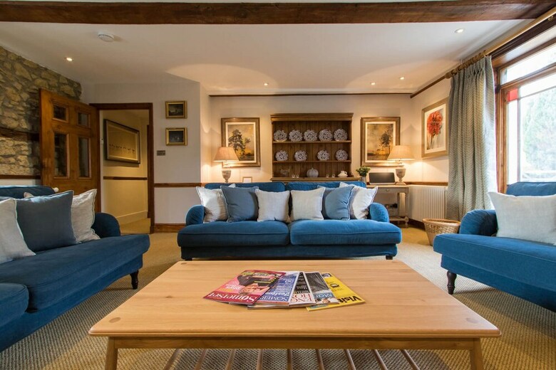 Atherstone Farmhouse & Cottage