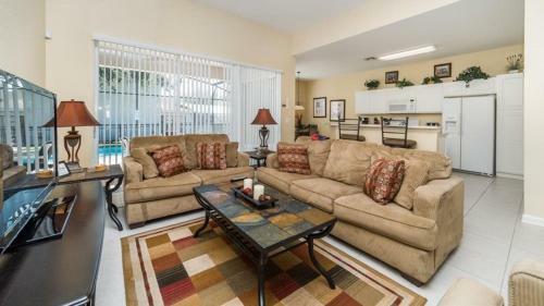 Stunning 5 Bedroom 5 Bath Pool Home In Windsor Hills Resort