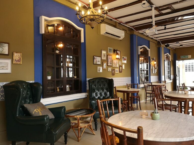 Heeren House By Signature Puzzle Hotel