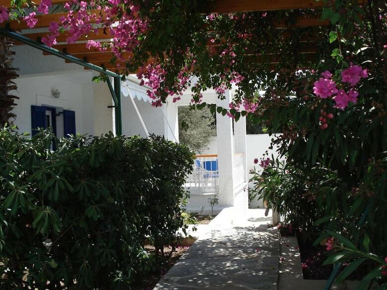 Aparthotel Tatsis Apartments