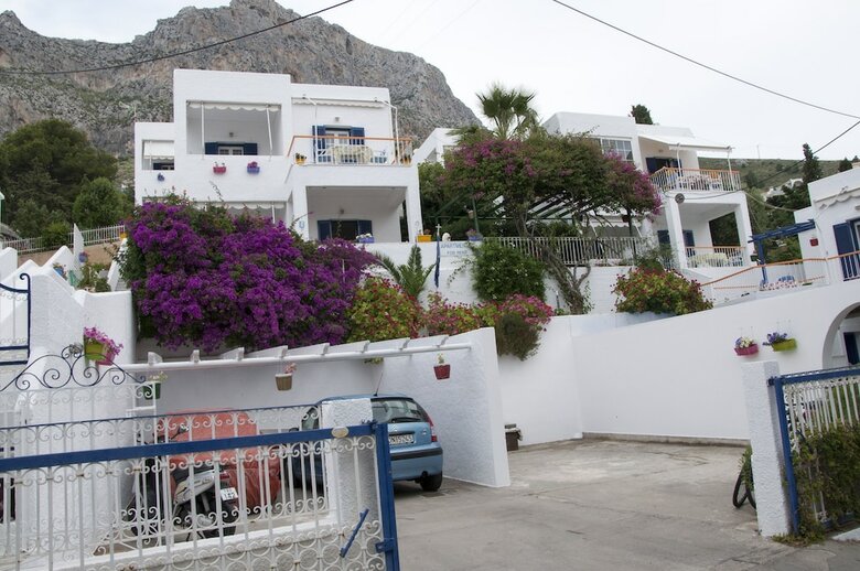 Aparthotel Tatsis Apartments