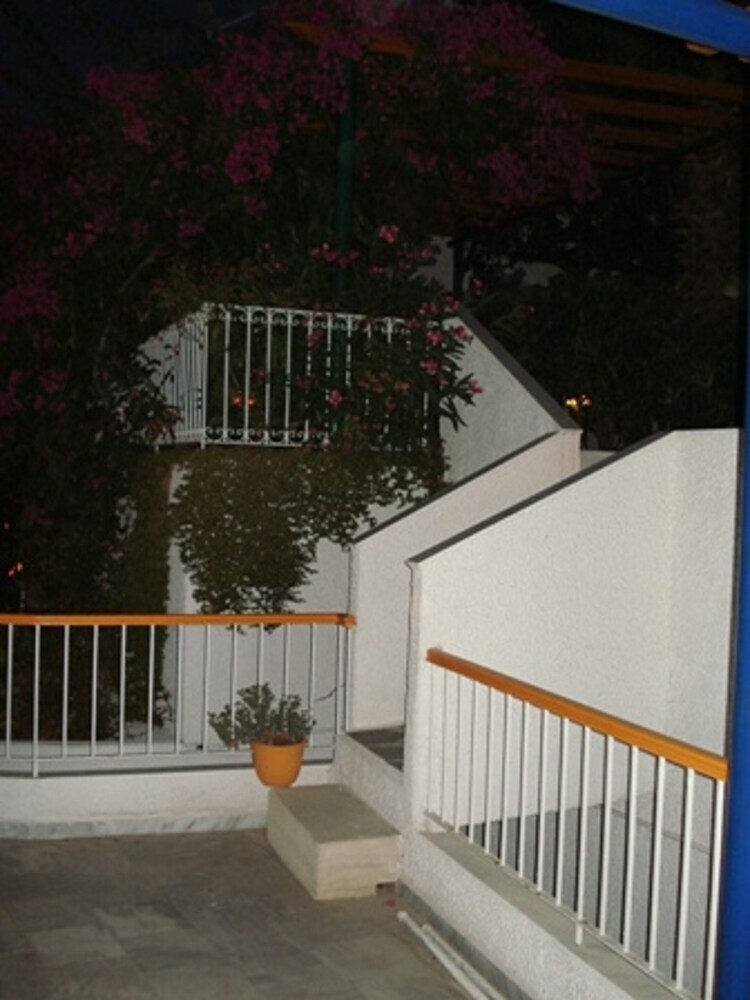 Aparthotel Tatsis Apartments