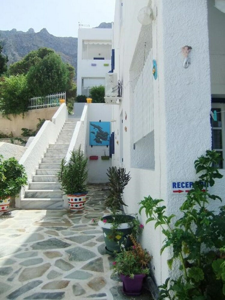 Aparthotel Tatsis Apartments