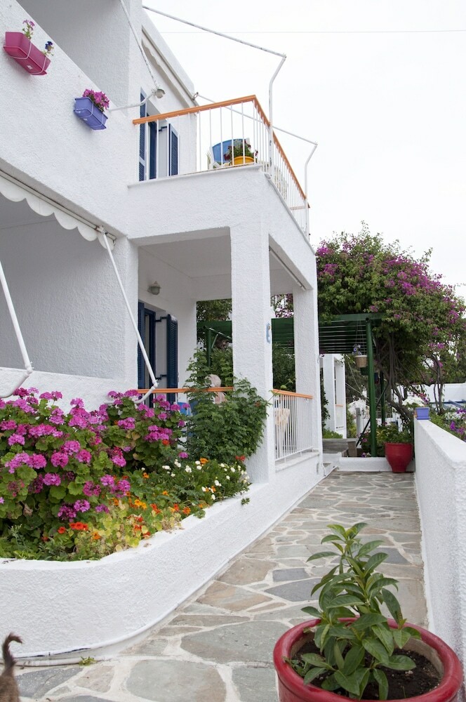 Aparthotel Tatsis Apartments