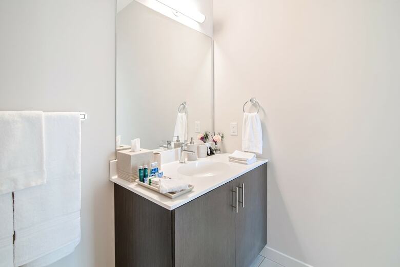 Hyatus Downtown At Yale - Stunning Luxury Apartments