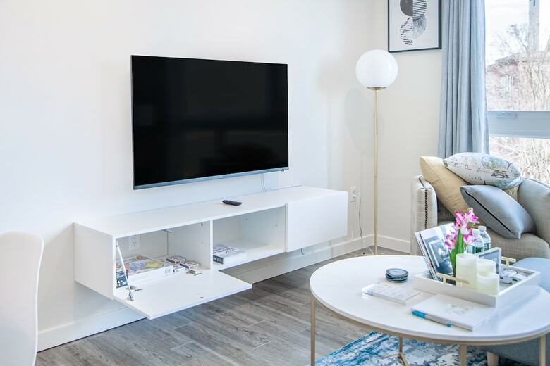 Hyatus Downtown At Yale - Stunning Luxury Apartments