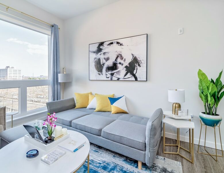 Hyatus Downtown At Yale - Stunning Luxury Apartments