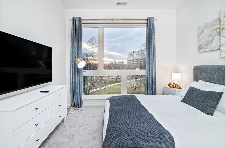 Hyatus Downtown At Yale - Stunning Luxury Apartments