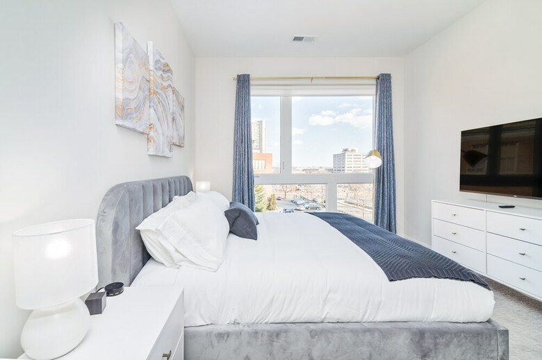 Hyatus Downtown At Yale - Stunning Luxury Apartments