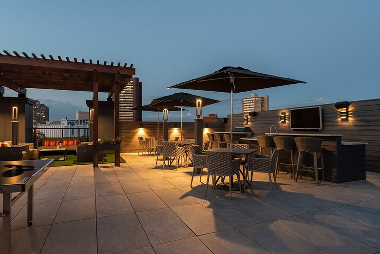 Hyatus Downtown At Yale - Stunning Luxury Apartments