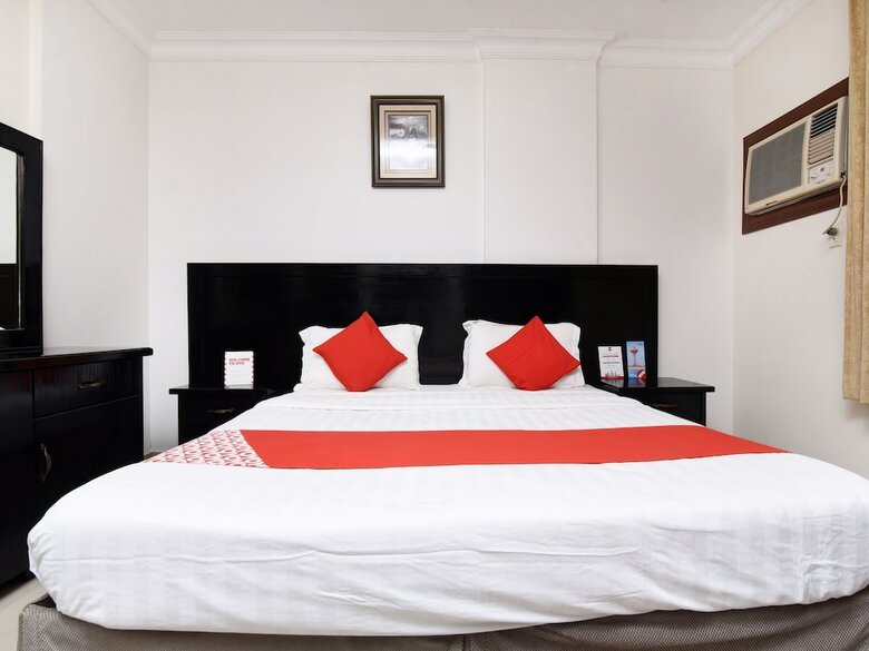 Oyo 367 Season Hotel