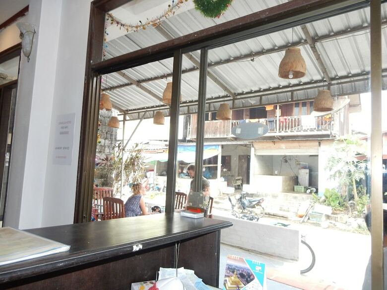 Vang Vieng Camellia Hotel