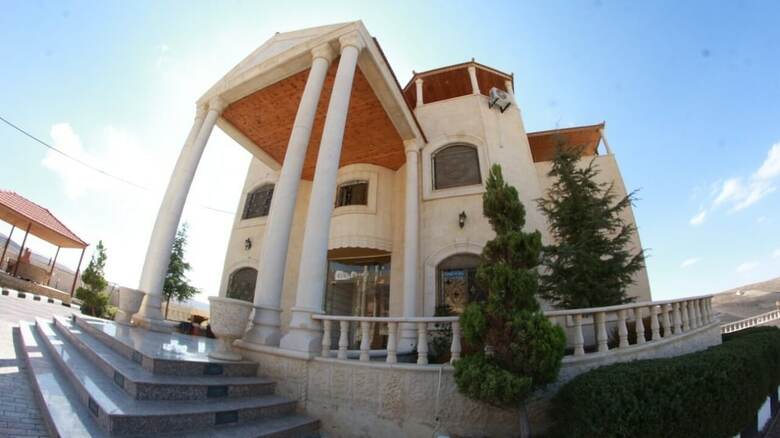 Bed & Breakfast Deluxe Villa Guest House